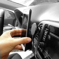 Suport auto magnetic pentru telefon  cu incarcare wireless