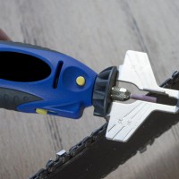 Aparat electric 220 V, portabil - ascutitor pentru lant drujba