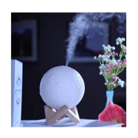 Lampa de veghe cu umidificator, Luna Moon 3D, 880 ml + cadou o sticluta ulei parfumat