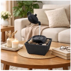 Fantana decorativa cu ceainic suspendat, alimentare USB si baterii, 27.5x11.7x11.7cm, LED si pietre Fantana decorativa cu ceainic suspendat, alimentare USB si baterii, 27.5x11.7x11.7cm, LED si pietre