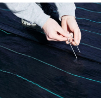 Agrotextil 1 m X 50 m, impiedicarea cresterii buruienilor, densitate 100g/m2 Agrotextil 1 m X 50 m, impiedicarea cresterii buruienilor, densitate 100g/m2