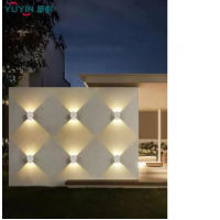Aplica de perete pentru exterior, design arhitectural, lumina calda
