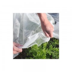 Folie microporoasa, 14.75 m x 100 m dimensiune, antiinghet tip Agril, 19gr/mp Folie microporoasa, 14.75 m x 100 m dimensiune, antiinghet tip Agril, 19gr/mp