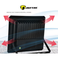 Proiector solar puternic 300W, 252 LED-uri SMD, panou solar si telecomanda, IP66
