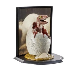 Figurina de colectie Jurassic Park , Baby Velociraptor, 15 cm, suport inclus