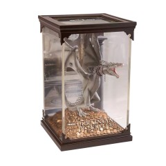Figurina de colectie , Ukrainian Ironbelly, seria Harry Potter, 17 cm, suport sticla inc