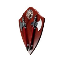 Panoplie in forma de scut cu doua topoare, emblema tigru, lemn, 55 cm, visiniu