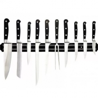 Suport magnetic pentru cutite de bucatarie PVC, 49 cm, negru Suport magnetic pentru cutite de bucatarie PVC, 49 cm, negru