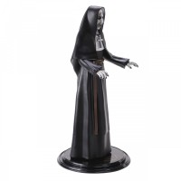 Figurina articulata Valak The Nun, editie de colectie, 17 cm, stativ inclus