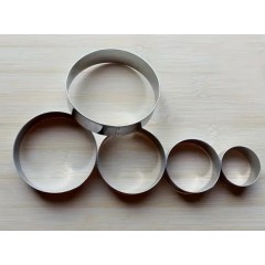 Set 5 buc, forma metalica, rotund, diverse dimensiuni