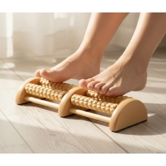 Aparat de masaj pentru picioare, cu 4 role, lemn, 26x9x5 cm Aparat de masaj pentru picioare, cu 4 role, lemn, 26x9x5 cm