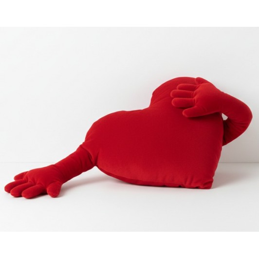 Perna decorativa, model inima cu maini, 100x40 cm, poliester, rosie