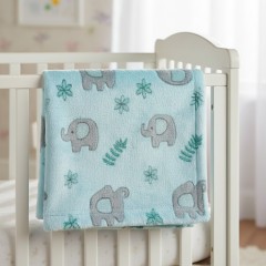 Paturica pentru bebelusi, material pufos, model cu elefanti, 110 x 80 cm