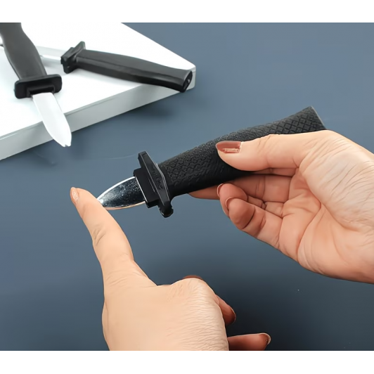 Cutit farse, lama retractabila, lungime 18 cm, negru/argintiu