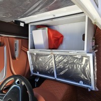 Triciclu ELECTRIC KUBA Ekamyonet VOLAN BORD cabina inchisa, limitat 25 km /h, carte RAR INCLUSA