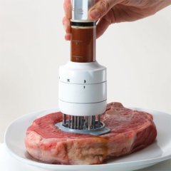 Fragezitor cu injector pentru fripturi delicioase