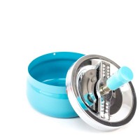 Scrumiera cu buton