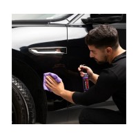 Solutie profesionala cu strat de ceramica pentru lustruirea masinii