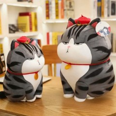 Jucarie din Plus Pisica Adorabila cu Medalion, 30cm, Material Moale si Catifelat, Alb si Gri