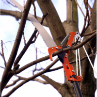 Foarfeca pentru taiat crengi la inaltime, Sfoara de actionare de 4 m, Crengi grosimi de pana la 4 cm Foarfeca pentru taiat crengi la inaltime, Sfoara de actionare de 4 m, Crengi grosimi de pana la 4 cm