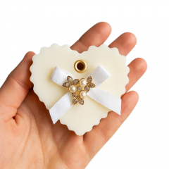 Inimioara must-have din ceara, alb cu auriu, 7 x 7 cm
