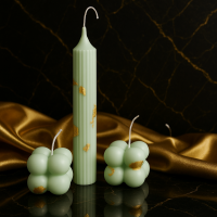 Set luxos de lumanari Verte Lumière, verde olive, foiță de aur, simbolul echilibrului și abundenței