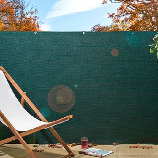 Plasa verde de umbrire antivant, cu inele, 160 gr/mp, 1.7 x 50 m Plasa verde de umbrire antivant, cu inele, 160 gr/mp, 1.7 x 50 m