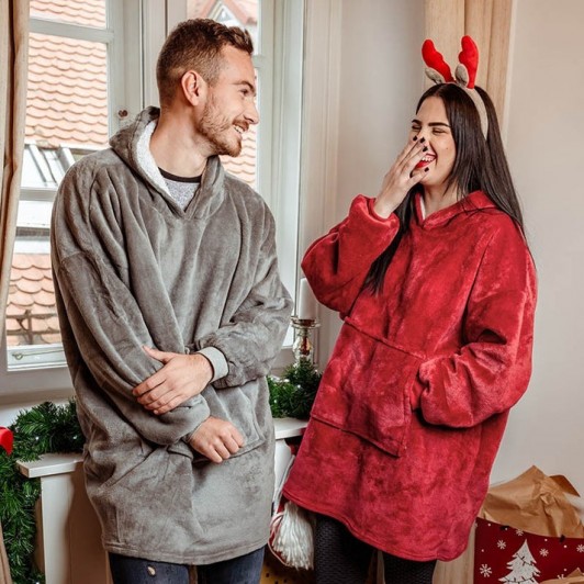 1+1 Gratis Patura cocolino tip hanorac, cu gluga, calduroasa si pufoasa. Marime universala 1+1 Gratis Patura cocolino tip hanorac, cu gluga, calduroasa si pufoasa. Marime universala