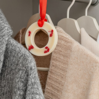 1+1 Gratis Odorizant de iarna, ultra parfumat pentru auto/dulap/șifonier, 6 luni de parfum continuu 1+1 Gratis Odorizant de iarna, ultra parfumat pentru auto/dulap/șifonier, 6 luni de parfum continuu