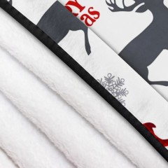 Patura cocolino cu blanita Merry Christmas, 150x200 cm, model fulgi de zapada si reni