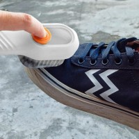 Perie universala multifunctionala cu dispenser de sapun incorporat pentru pantofi si uz casnic Perie universala multifunctionala cu dispenser de sapun incorporat pentru pantofi si uz casnic