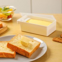 Cutie pentru unt, cu spatula pentru portionare si intindere 15.9 x 8.8 x 4.9 cm, Alb