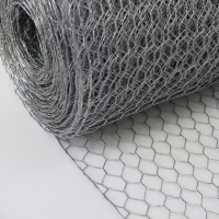 Plasa rabitz latime 1 metru x lungime 50 metri dimensiune ochi 25 mm x 25mm grosime 0.60 mm Plasa rabitz latime 1 metru x lungime 50 metri dimensiune ochi 25 mm x 25mm grosime 0.60 mm