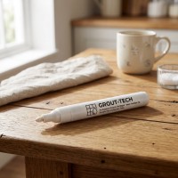 Marker permanent cu vopsea alba pentru rosturile de la gresie si faianta Marker permanent cu vopsea alba pentru rosturile de la gresie si faianta