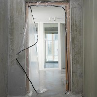 1+1 Gratis Folie de protectie pentru usa, cu fermoar, 1.2 x 2.15 metri + Banda fixare cadou