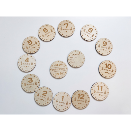 Set discuri milestone bebeluși din lemn – 1-12 luni + „Hello World” | Ideal pentru poze memorabile